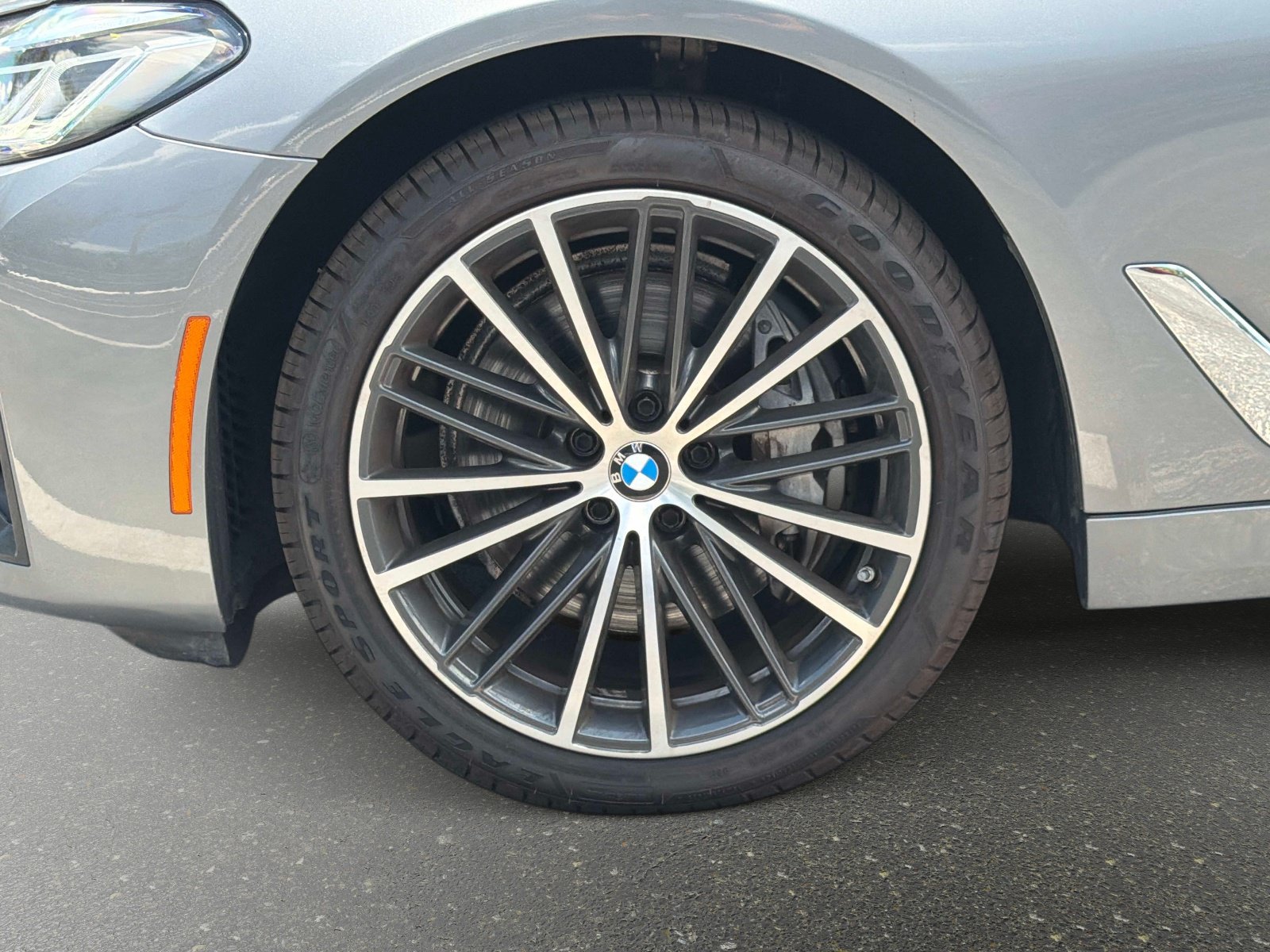 Used 2023 BMW 540i xDrive w/ Convenience Package AWD/4WD image 12