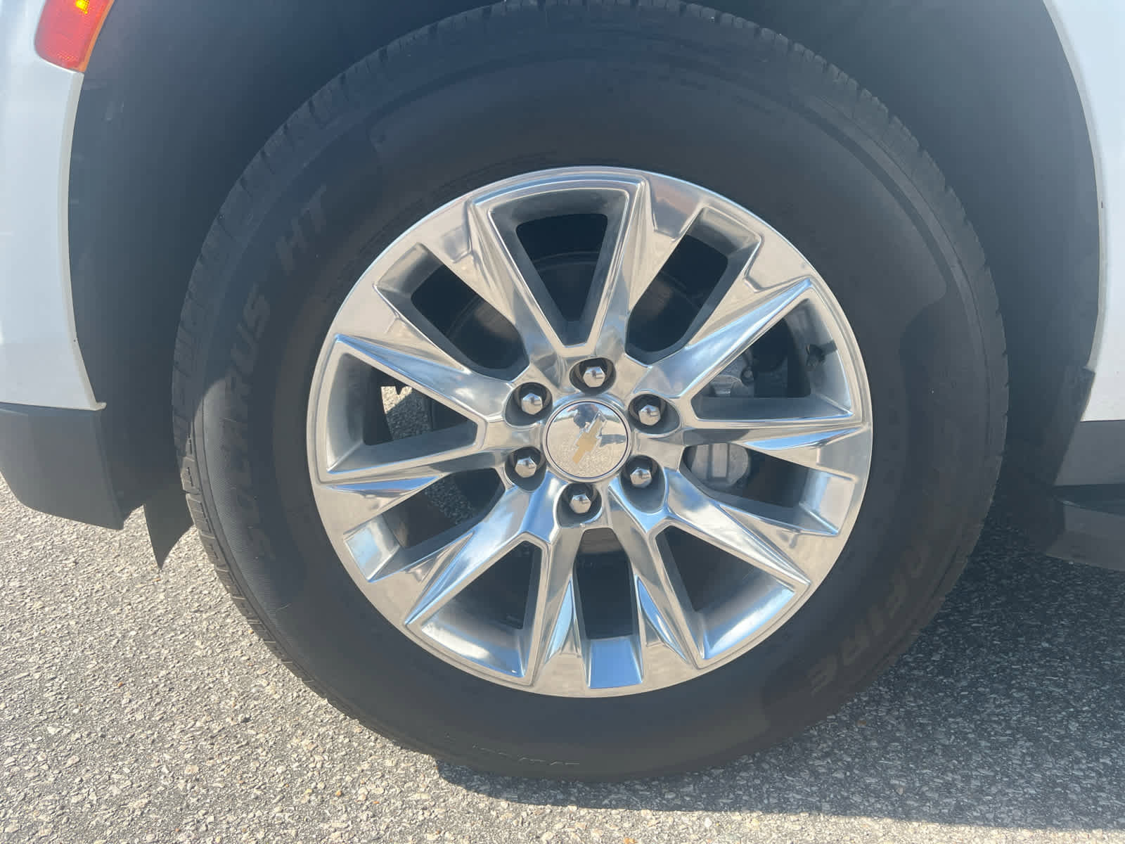 Used 2023 Chevrolet Suburban Premier image 30