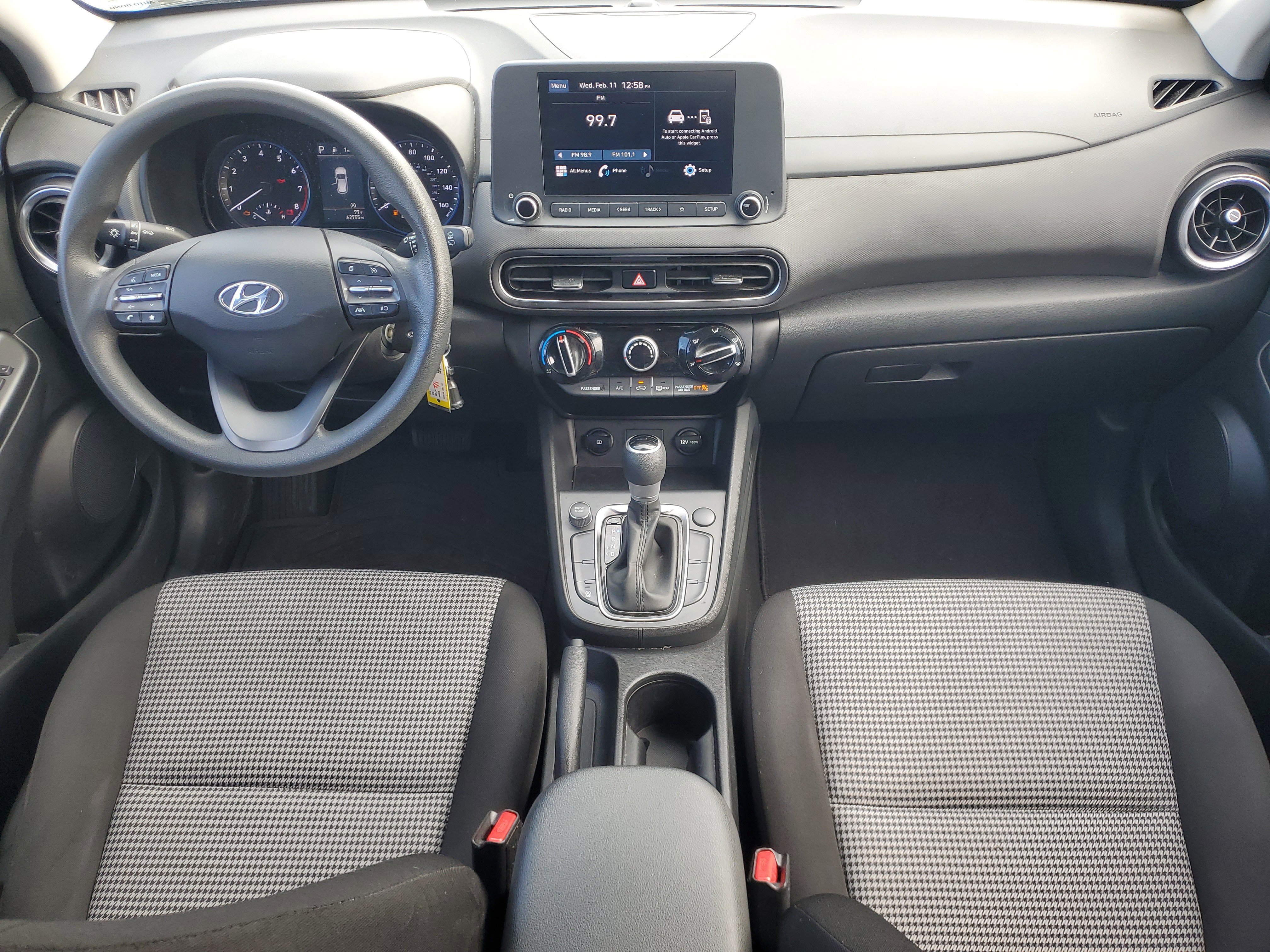 Used 2023 Hyundai Kona SE image 17