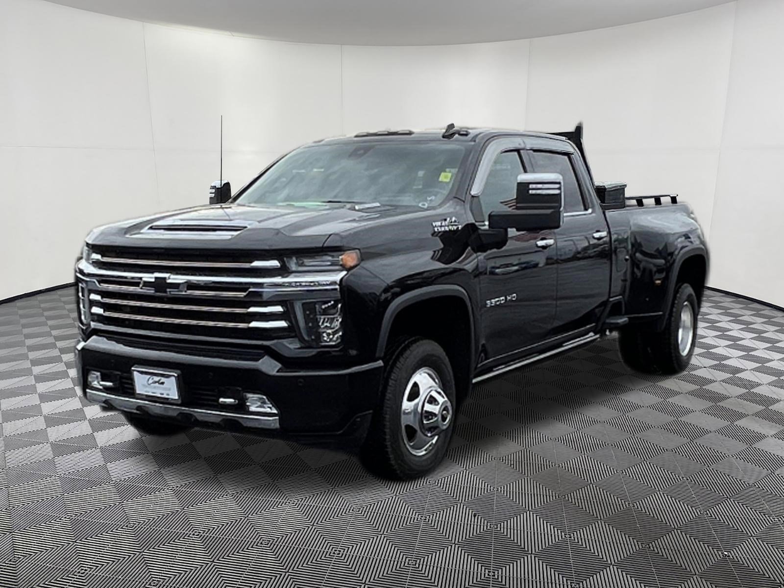 Used 2023 Chevrolet Silverado 3500 High Country AWD/4WD image 3