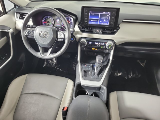 Used 2021 Toyota RAV4 XLE Premium FWD image 15