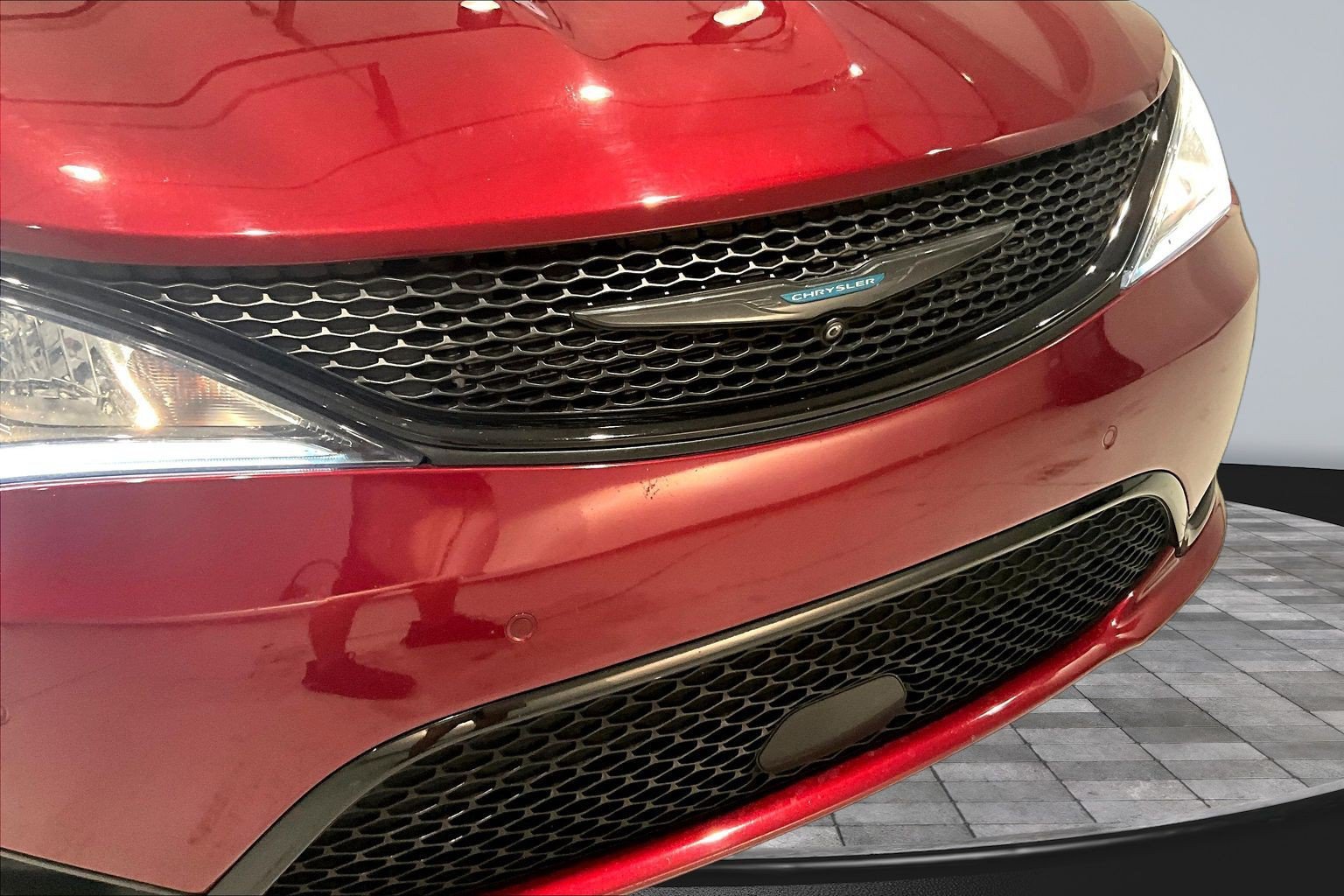 Used 2020 Chrysler Pacifica Limited w/ Advanced Safetytec Group FWD image 34
