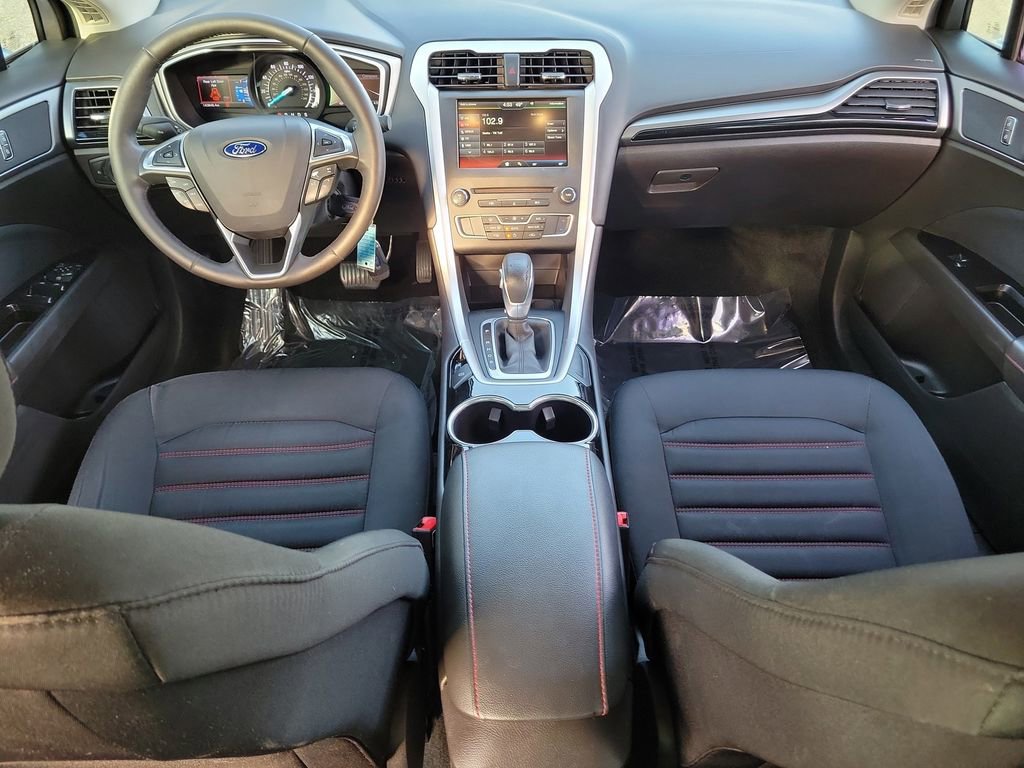 Used 2016 Ford Fusion SE image 11