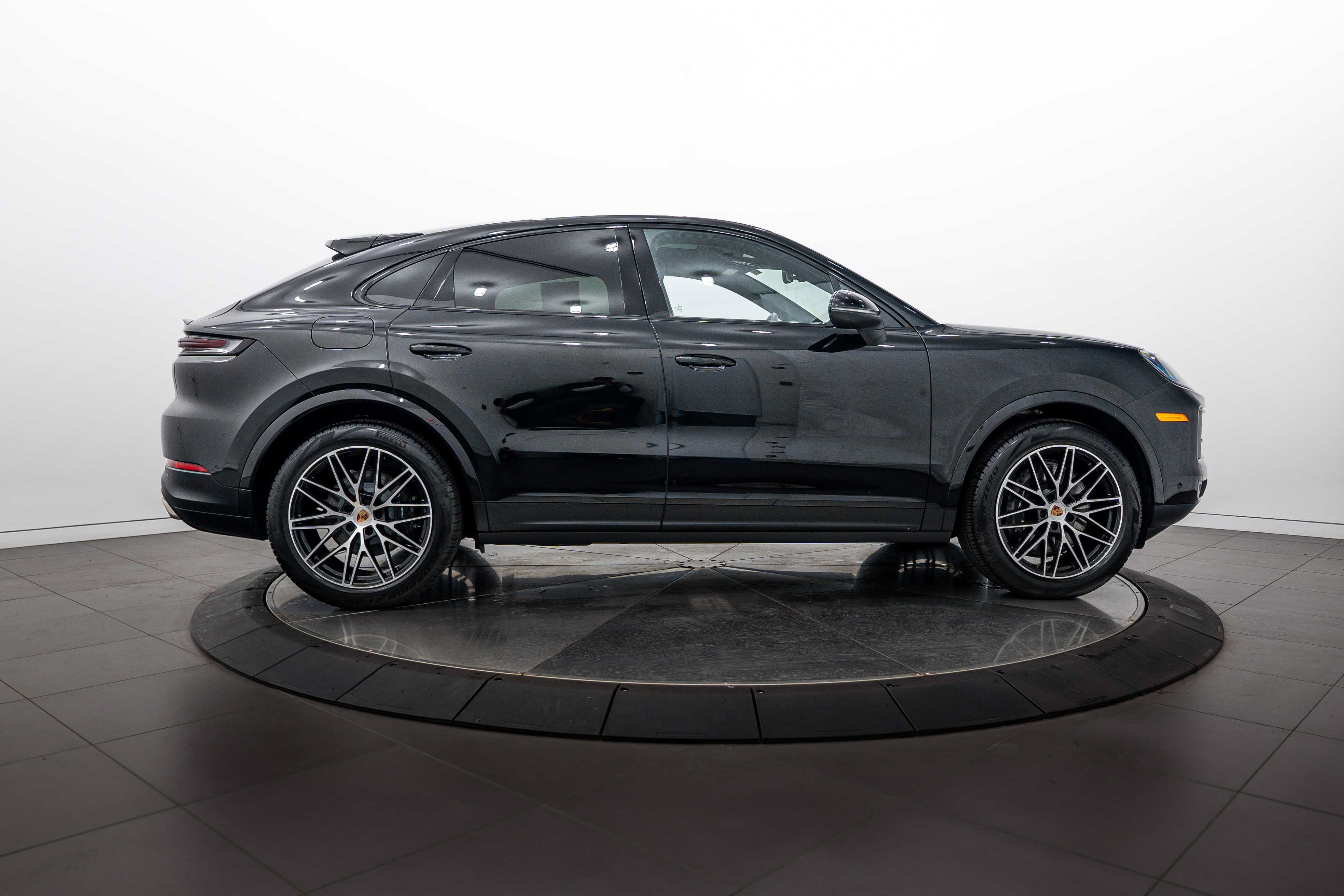 Certified 2026 Porsche Cayenne Coupe AWD/4WD image 8