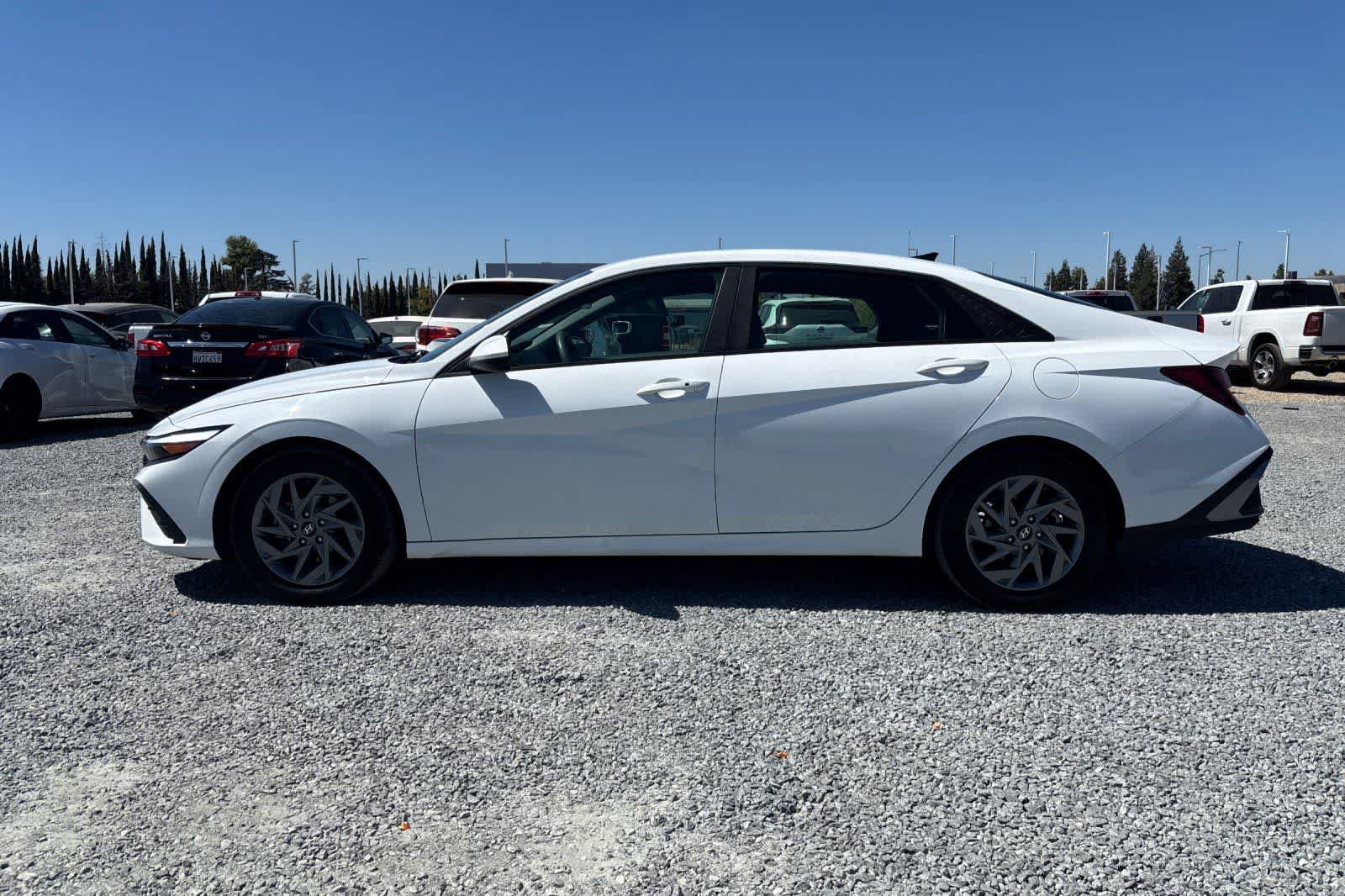 Used 2024 Hyundai Elantra SEL FWD image 6