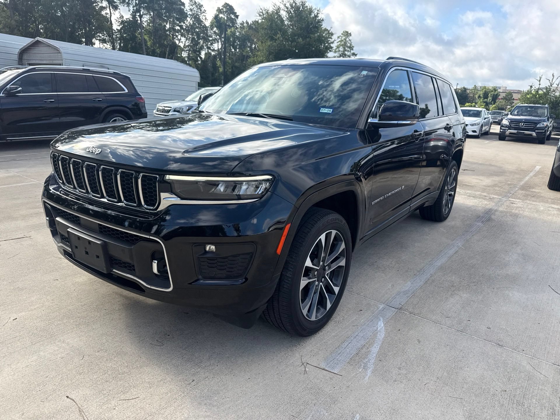 Used 2024 Jeep Grand Cherokee L Overland w/ Trailer Tow Package AWD/4WD image 8
