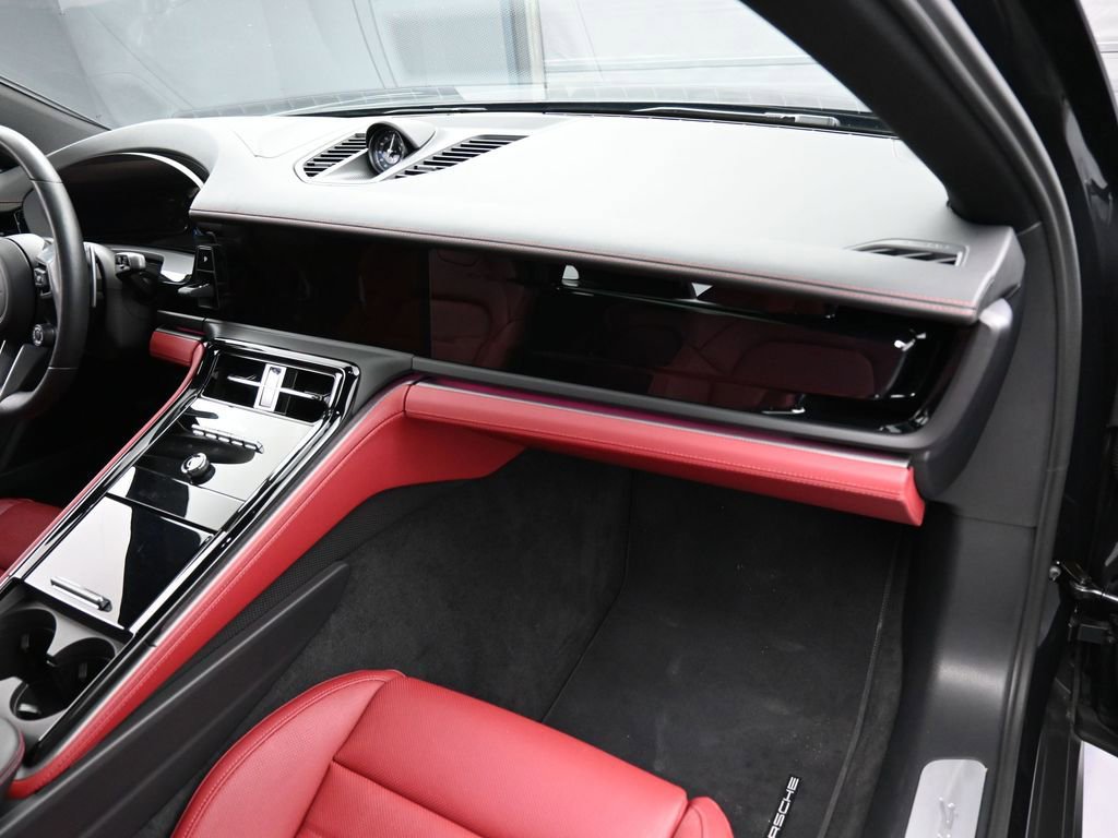 Certified 2024 Porsche Panamera 4 image 34