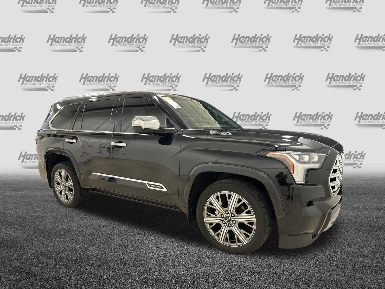 Used 2025 Toyota Sequoia Capstone AWD/4WD image 2