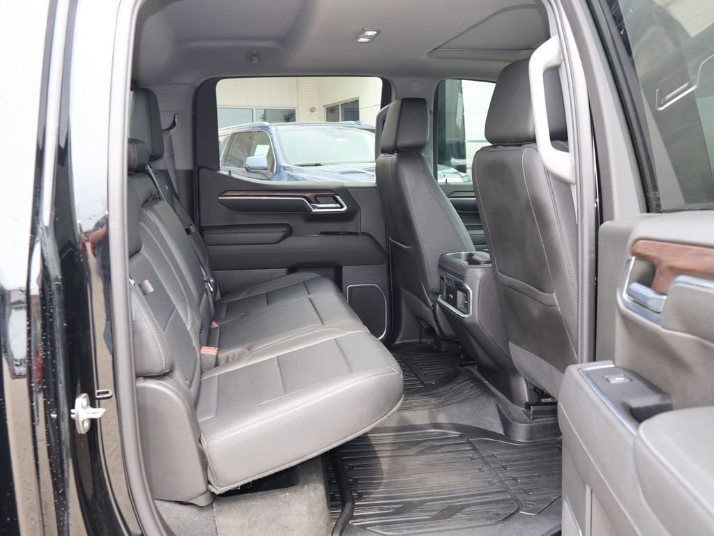 Used 2022 GMC Sierra 1500 SLT w/ SLT Premium Plus Package AWD/4WD image 34