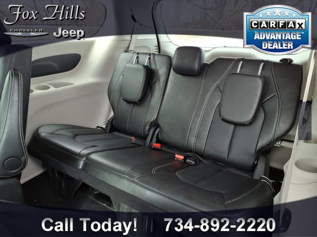 Certified 2024 Chrysler Pacifica Select image 11