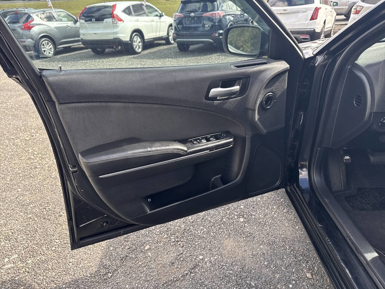 Used 2015 Dodge Charger SE w/ Popular Equipment Group image 9