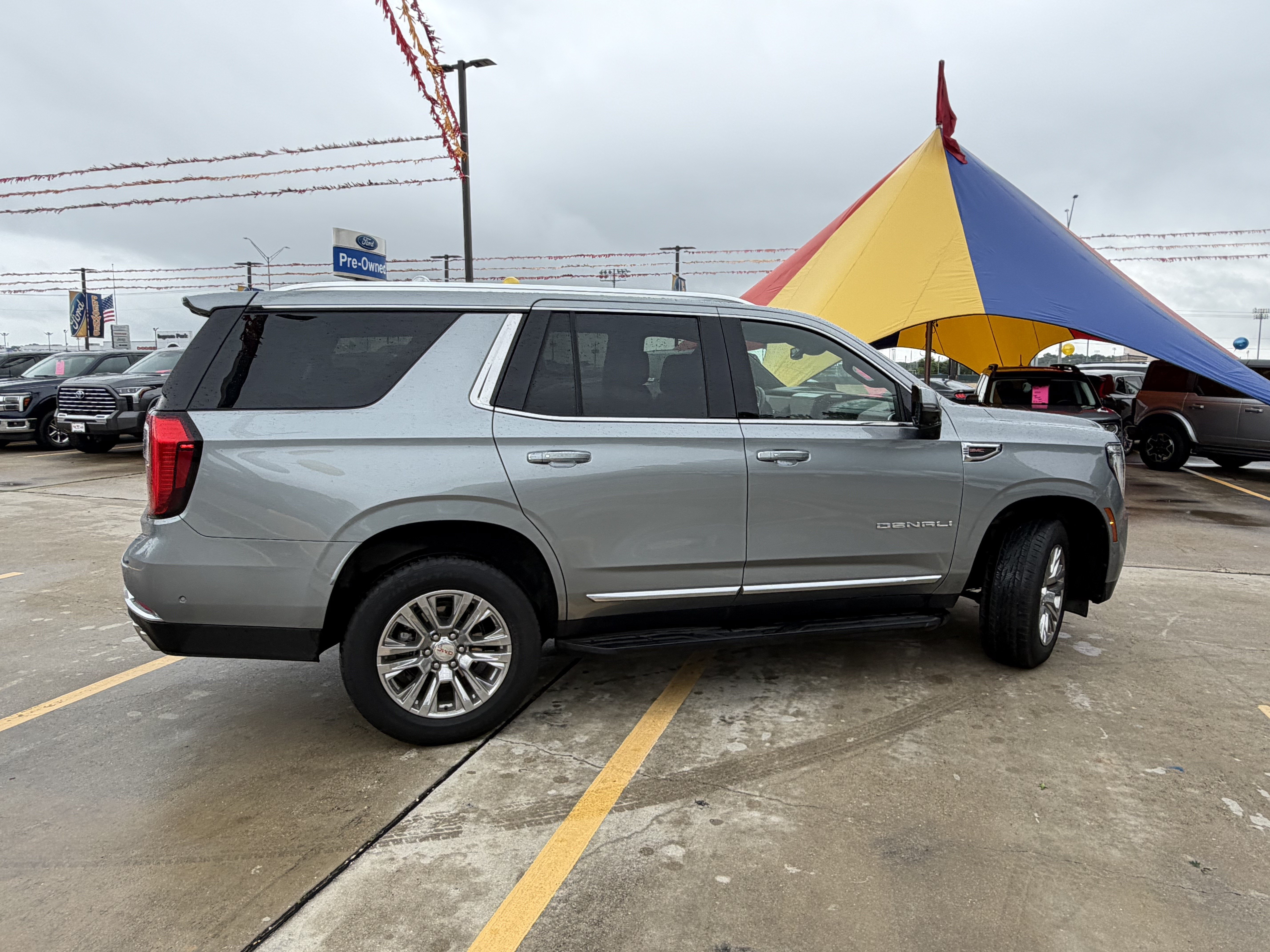 Used 2025 GMC Yukon Denali AWD/4WD image 6