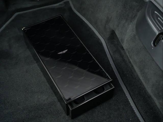 Used 2025 Aston Martin V8 Vantage Coupe image 32