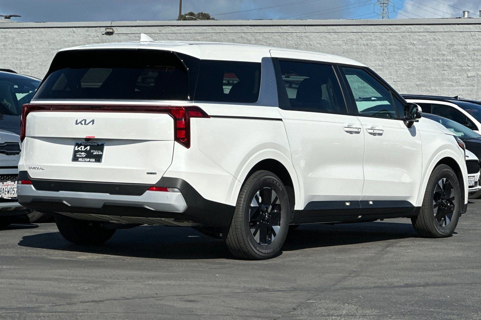 New 2026 Kia Carnival LXS image 4