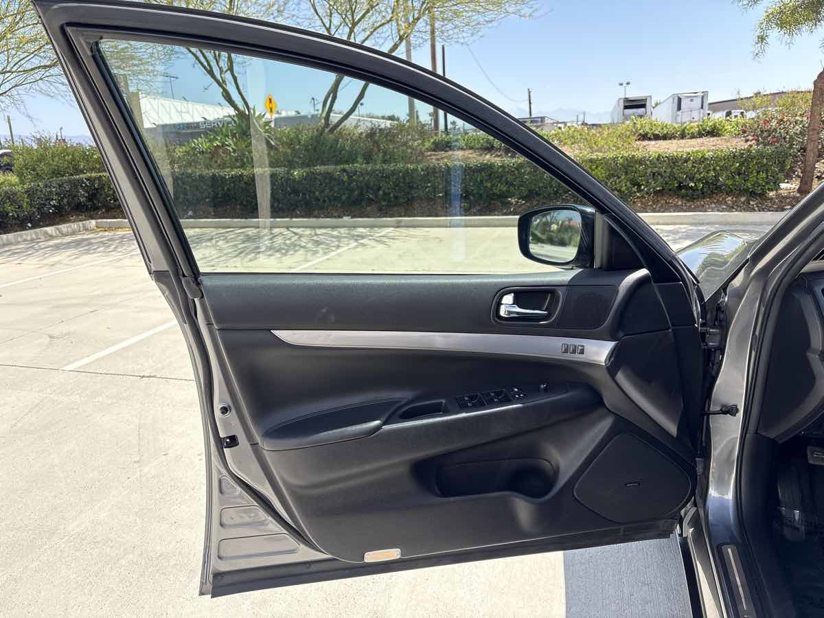 Used 2011 INFINITI G37 Journey w/ Premium Pkg RWD image 21