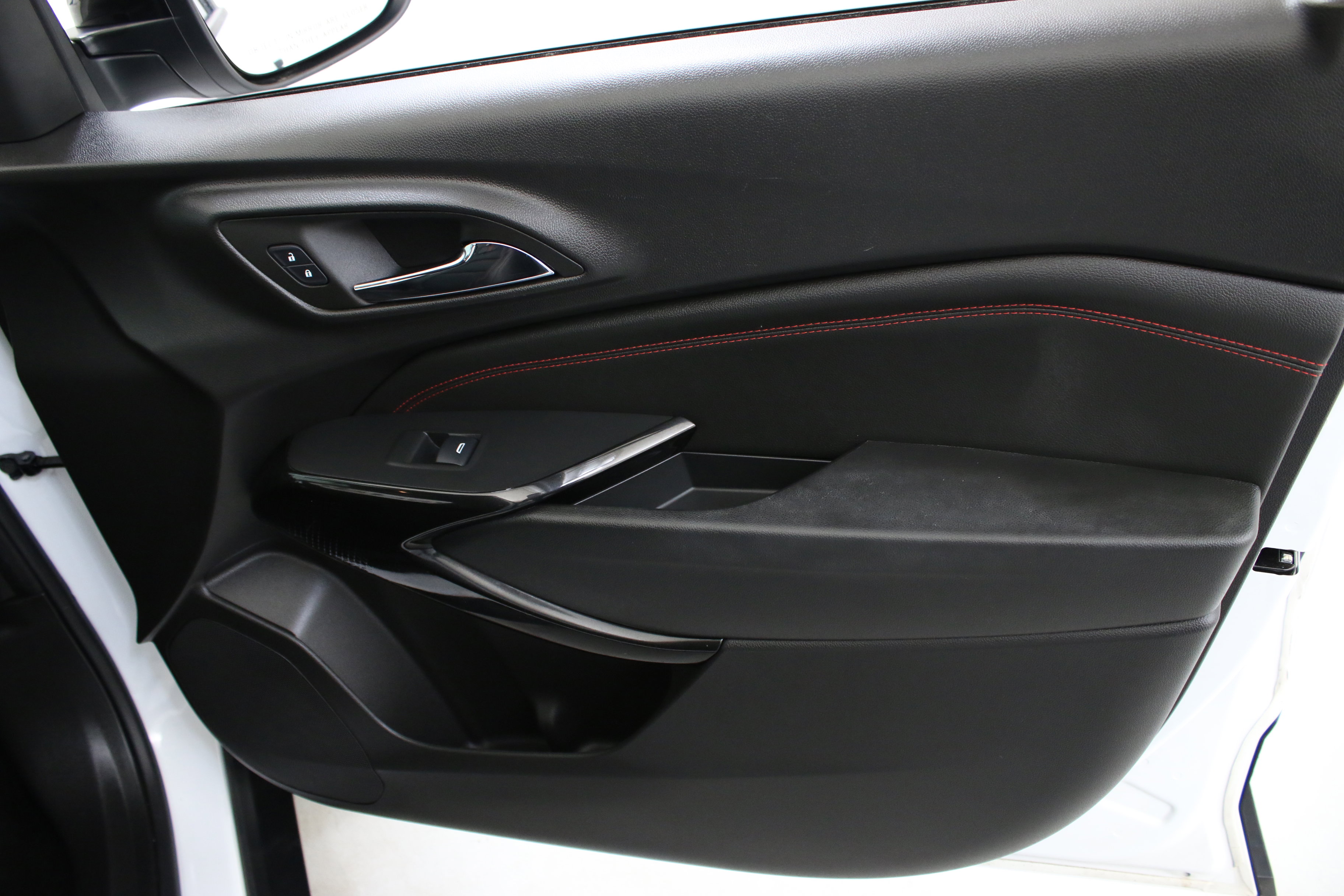 Used 2024 Chevrolet Trax RS w/ Driver Confidence Package image 31