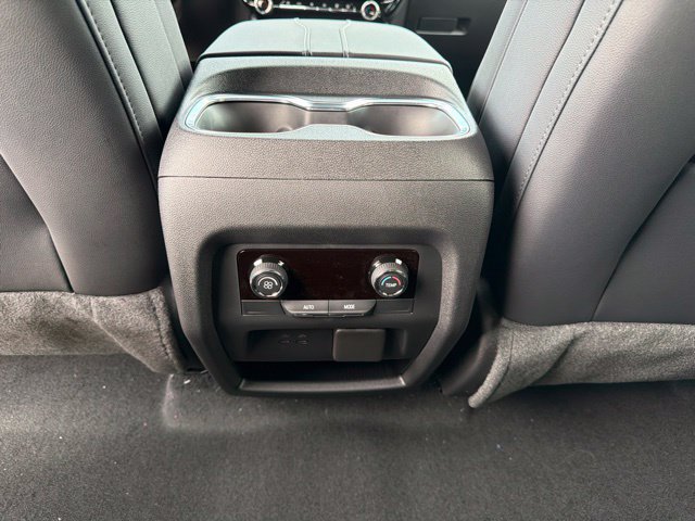 New 2027 Chevrolet Traverse LT w/ Midnight/Sport Edition AWD/4WD image 26