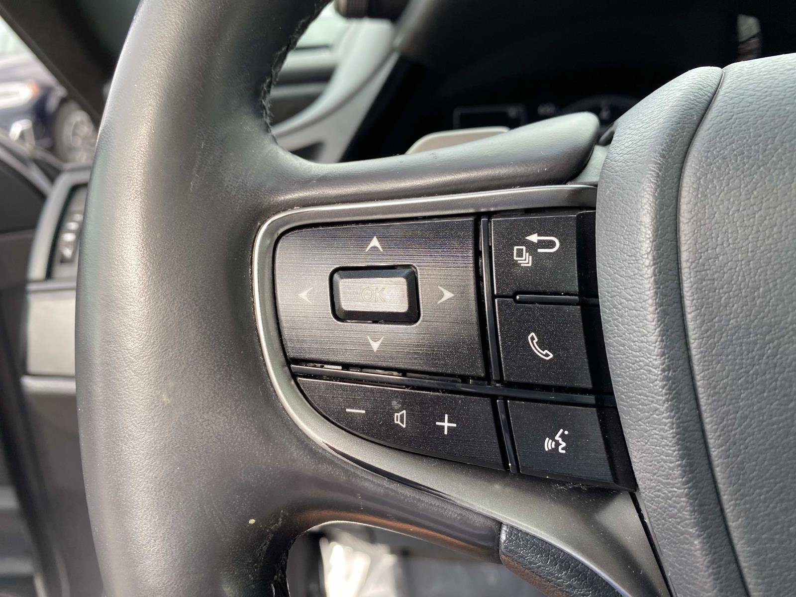 Used 2023 Lexus ES 350 w/ Premium Package FWD image 18