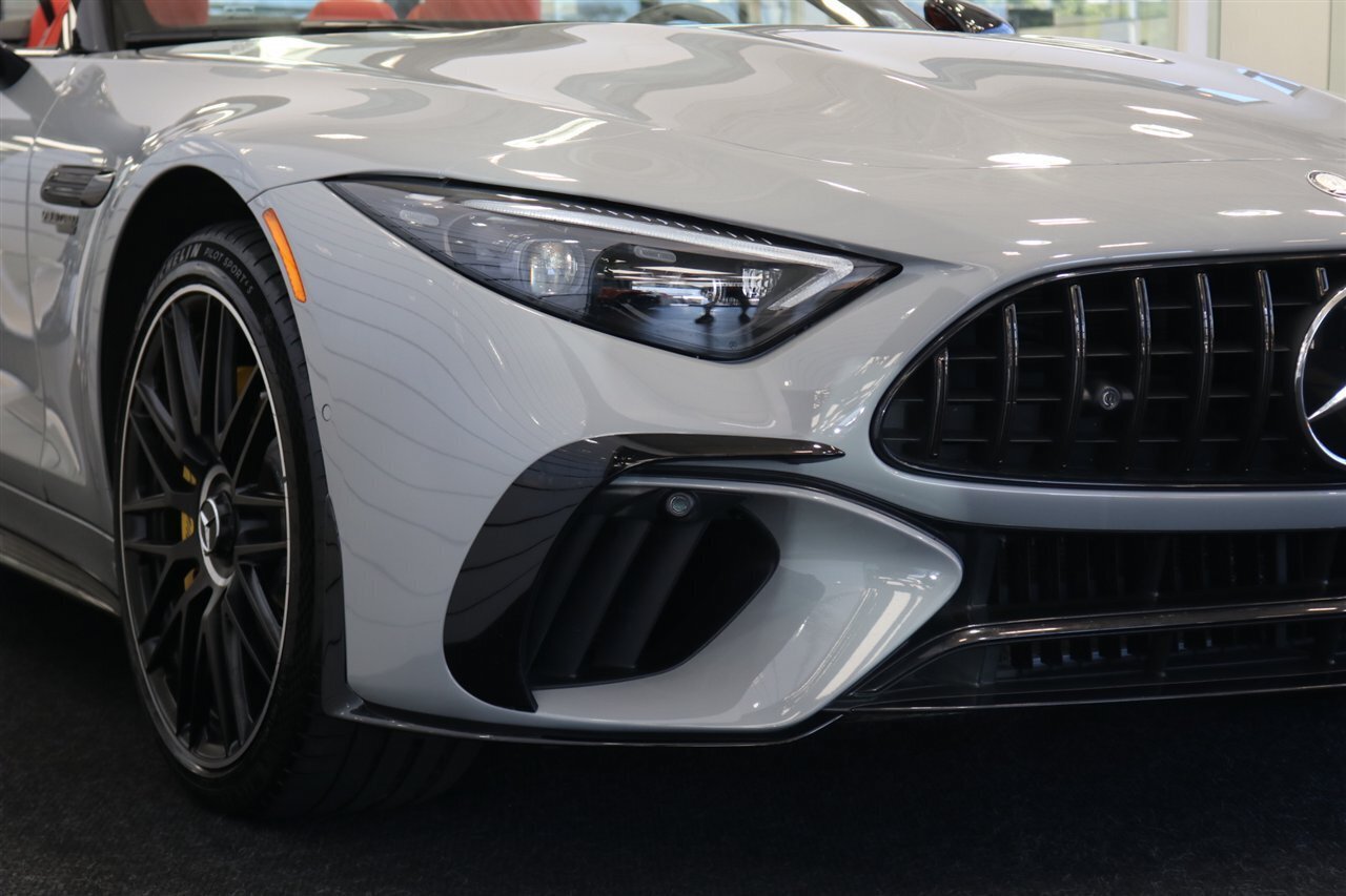 Used 2023 Mercedes-Benz SL 63 AMG 4MATIC w/ Driver Assistance Package image 43
