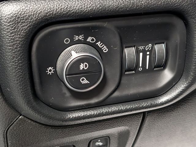 Used 2019 RAM 1500 Big Horn AWD/4WD image 16