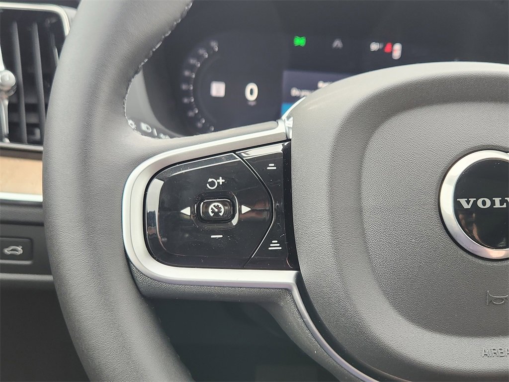 New 2026 Volvo XC60 B5 Ultra w/ Climate Package image 16
