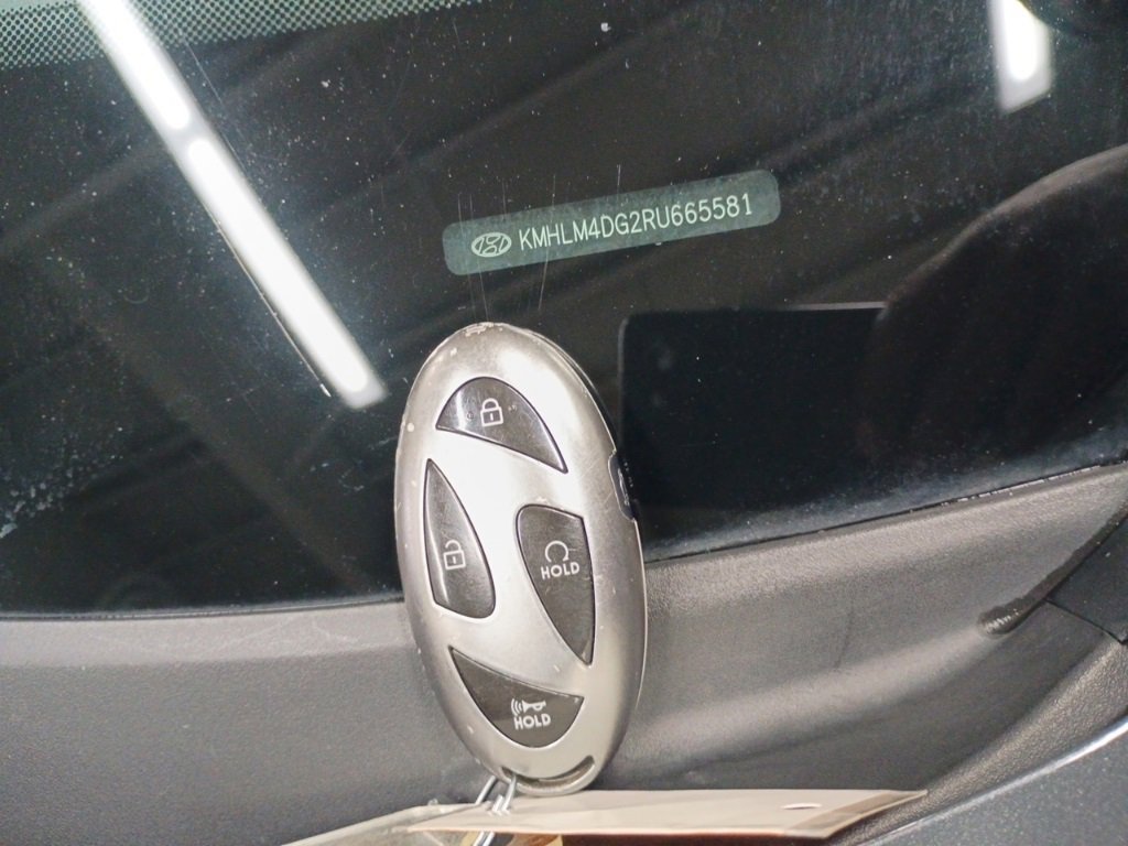 Certified 2024 Hyundai Elantra SEL image 8