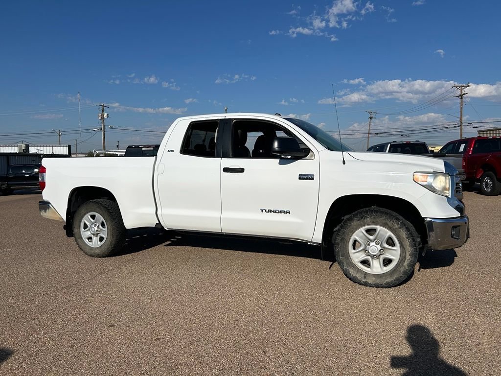 Used 2017 Toyota Tundra SR5 w/ SR5 Upgrade Package AWD/4WD image 4