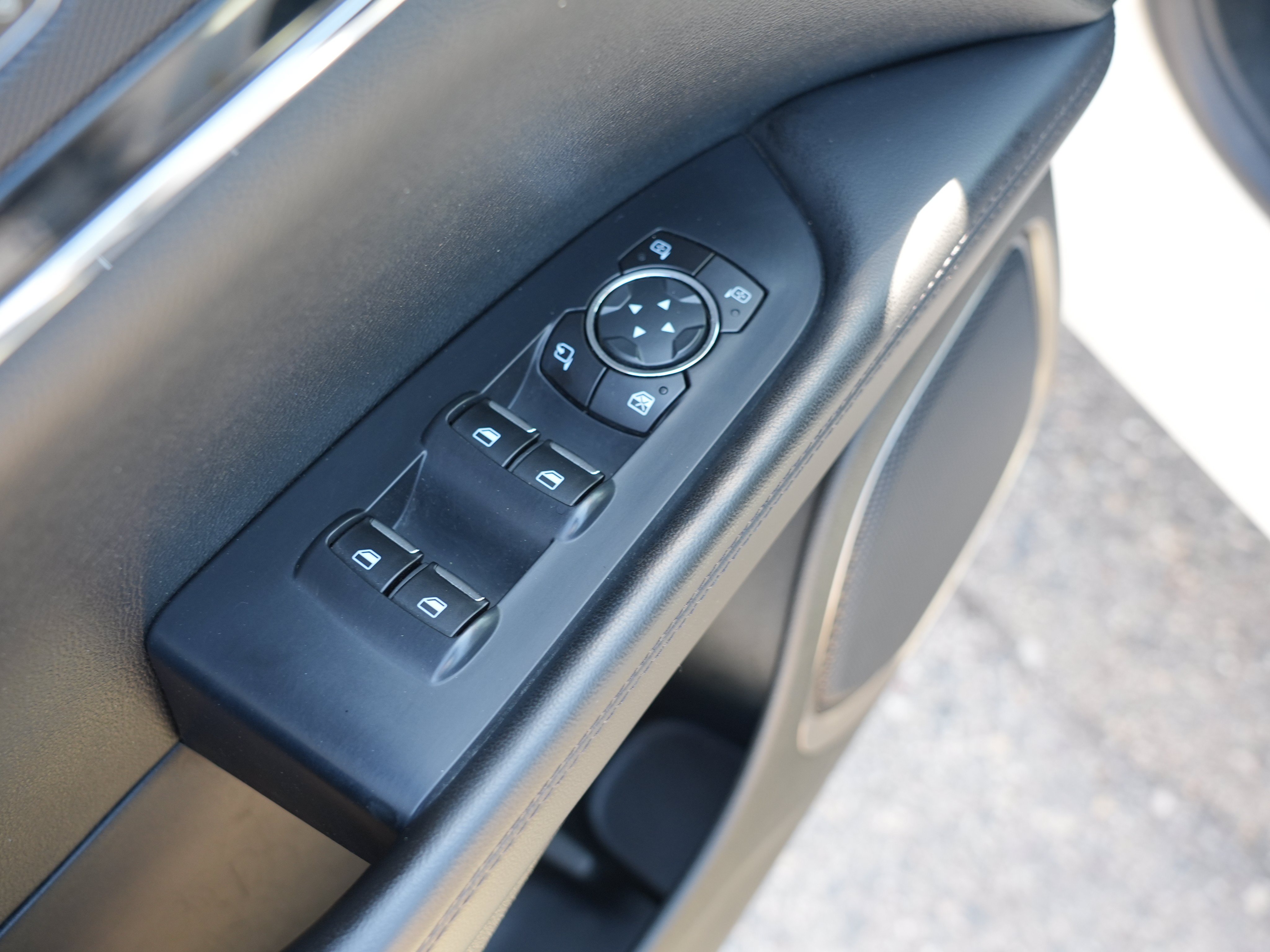 Used 2022 Lincoln Nautilus Reserve AWD/4WD image 18