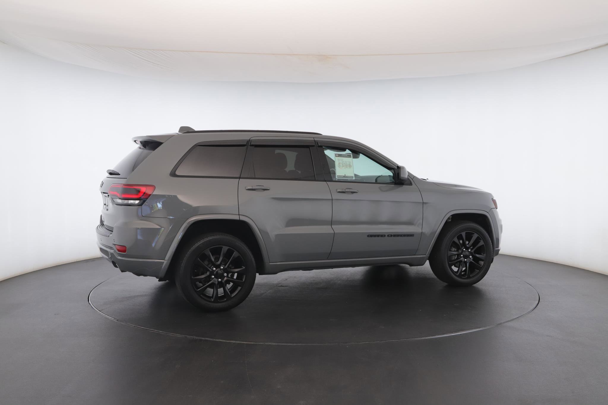 Used 2020 Jeep Grand Cherokee Altitude image 29
