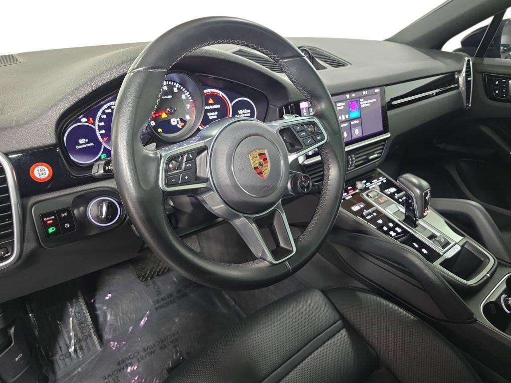 Certified 2021 Porsche Cayenne Coupe image 4