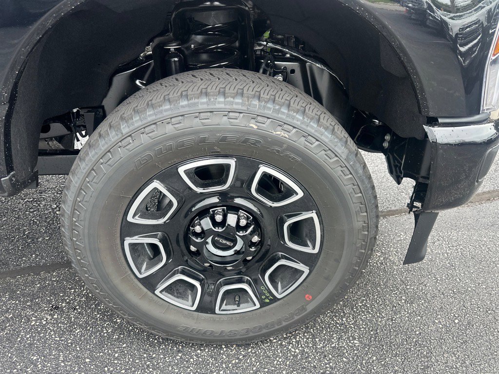 New 2025 Ford F250 Platinum image 4