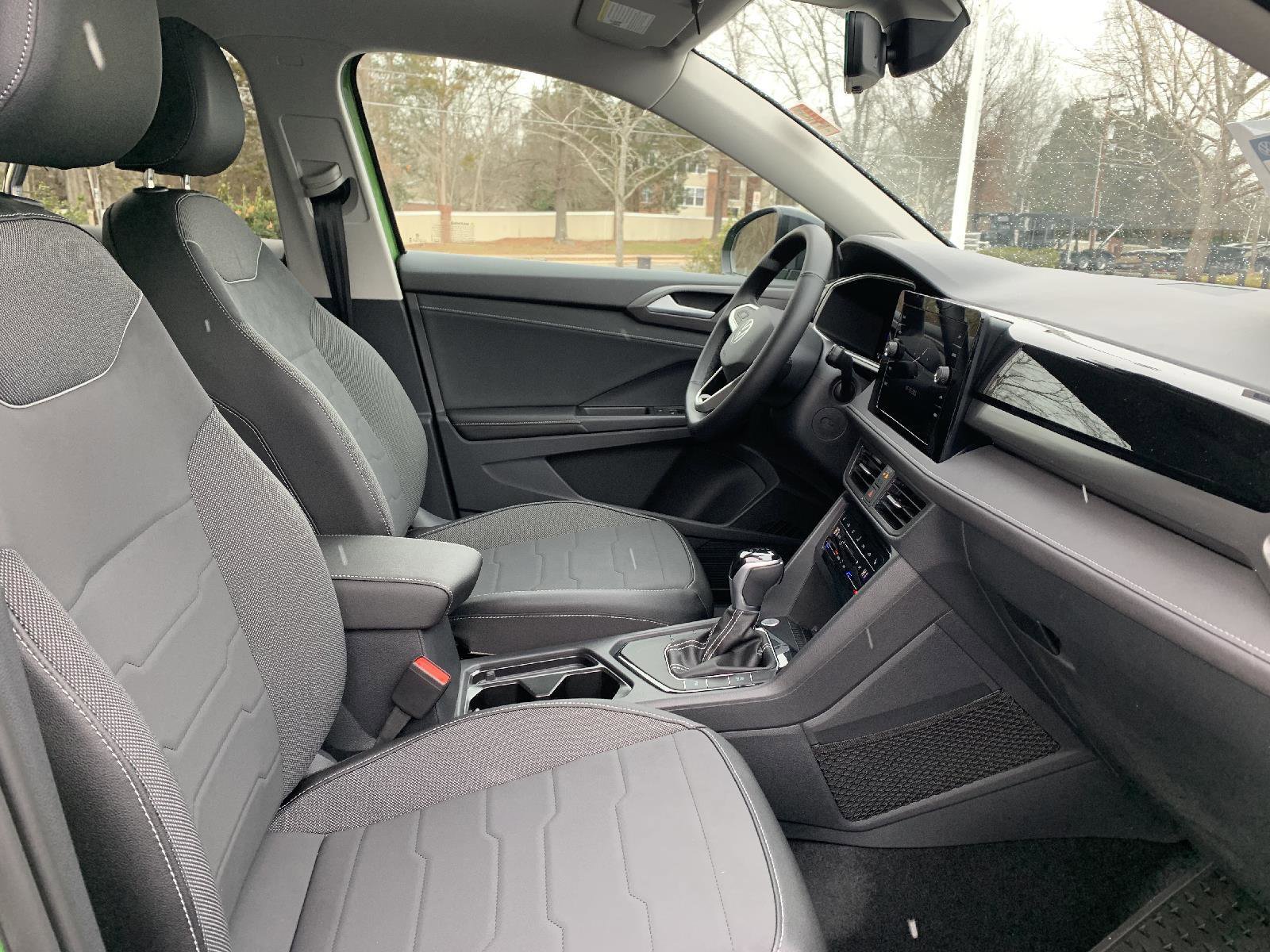 Used 2025 Volkswagen Taos SE w/ Taos Adventure Package (SXB) image 22