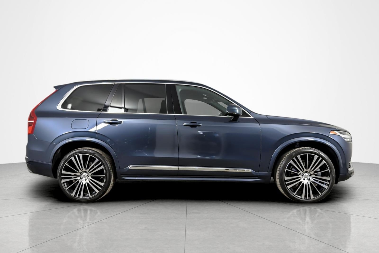 Used 2021 Volvo XC90 T8 Inscription Expression w/ Advanced Package AWD/4WD image 6
