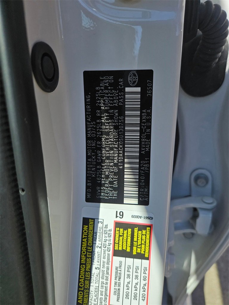 Used 2025 Toyota Camry LE image 30