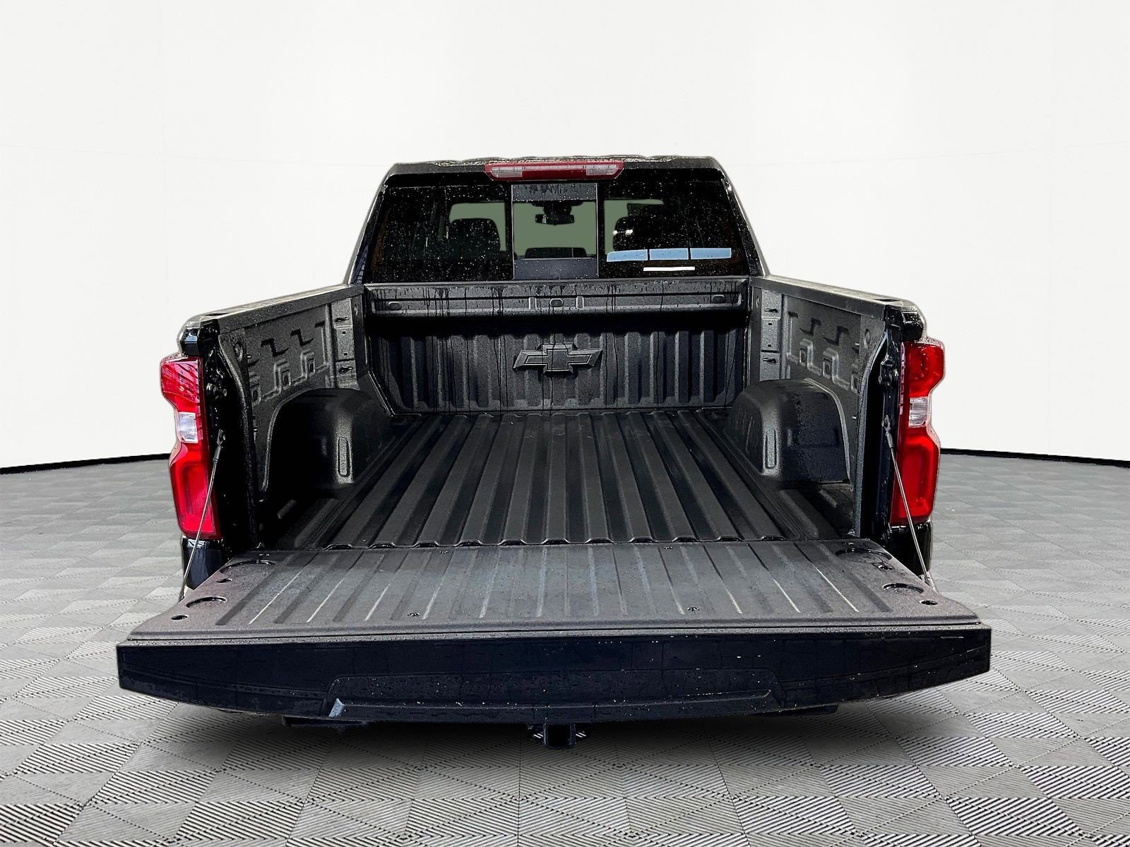 Used 2024 Chevrolet Silverado 1500 RST w/ Redline Edition AWD/4WD image 7