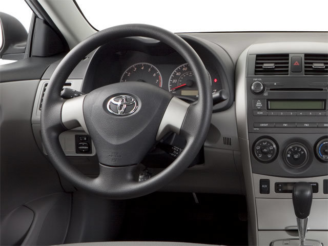 Used 2013 Toyota Corolla LE FWD image 6