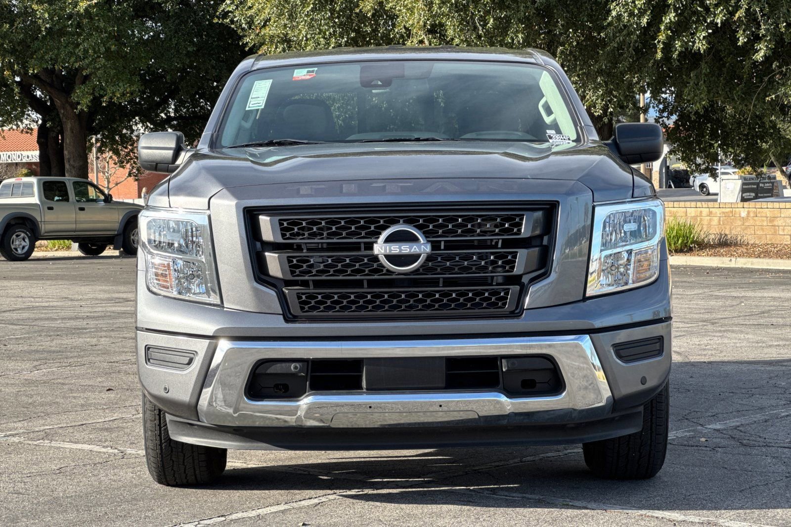 Used 2024 Nissan Titan SV w/ SV Convenience Package RWD image 6