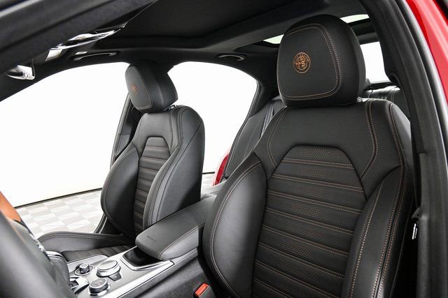 New 2025 Alfa Romeo Giulia w/ Driving Assist Package RWD image 3