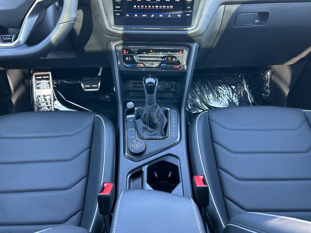 Used 2024 Volkswagen Tiguan SEL R-Line AWD/4WD image 13