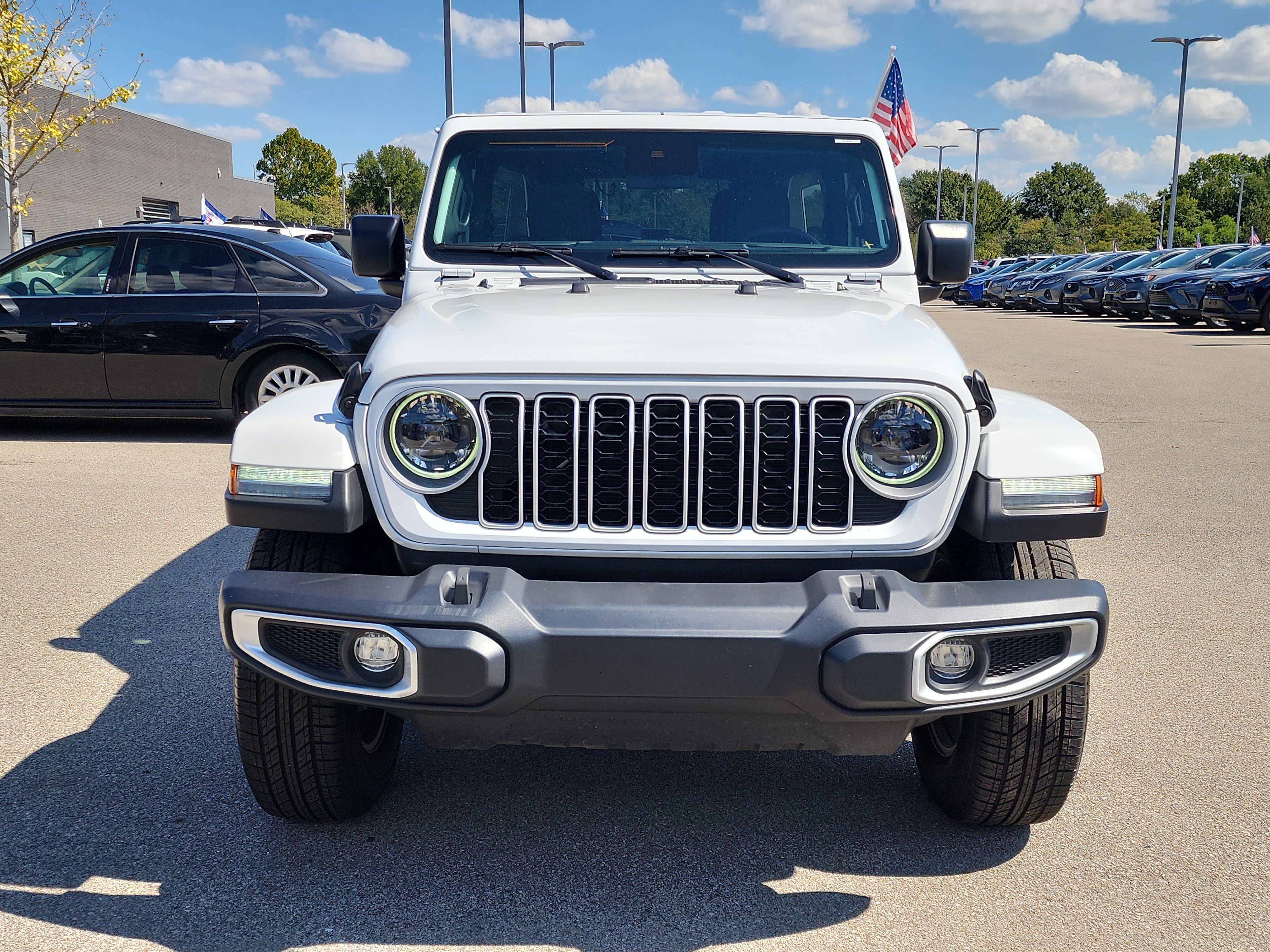 Used 2024 Jeep Wrangler Sahara image 8