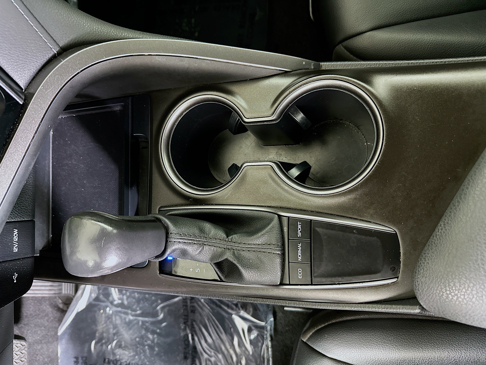 Used 2024 Toyota Camry SE image 21