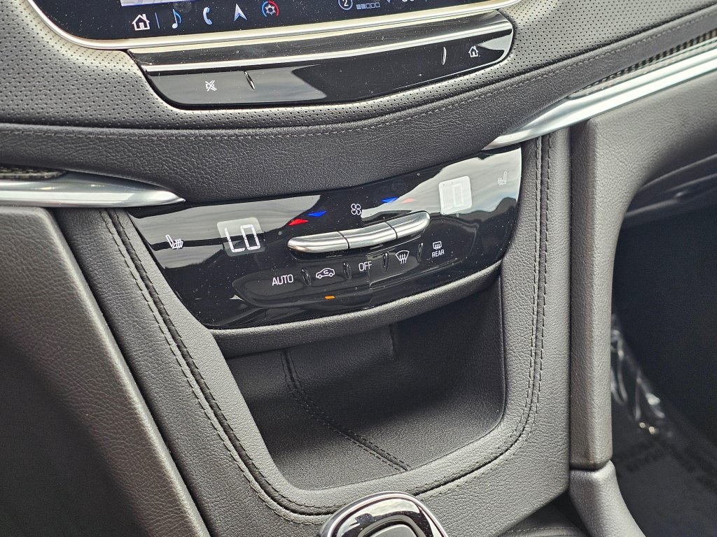 Certified 2023 Cadillac XT5 Sportv w/ Technology Package AWD/4WD image 34