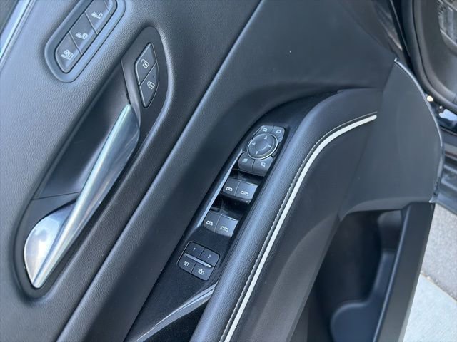 Used 2021 Cadillac Escalade Premium Luxury w/ Driver Assist Tech Package AWD/4WD image 25