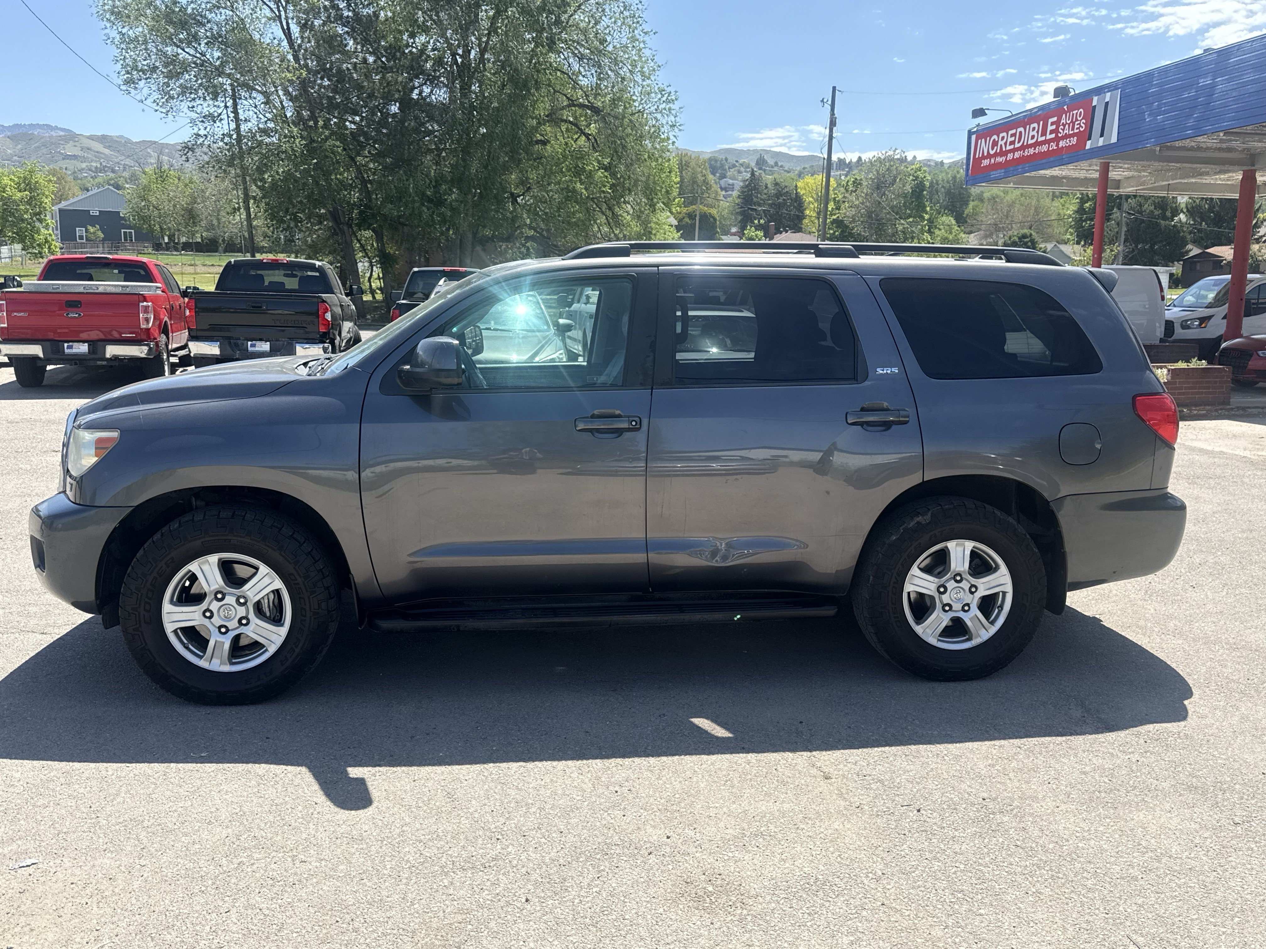 Used 2017 Toyota Sequoia SR5 AWD/4WD image 7
