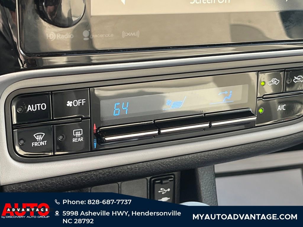 Used 2017 Toyota Corolla LE w/ LE Premium Package image 18