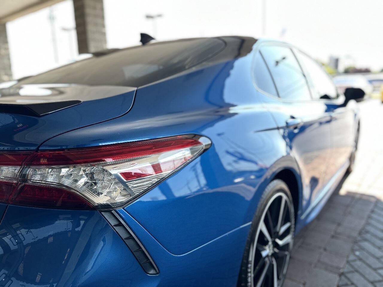 Used 2019 Toyota Camry XSE w/ Navigation Package FWD image 13