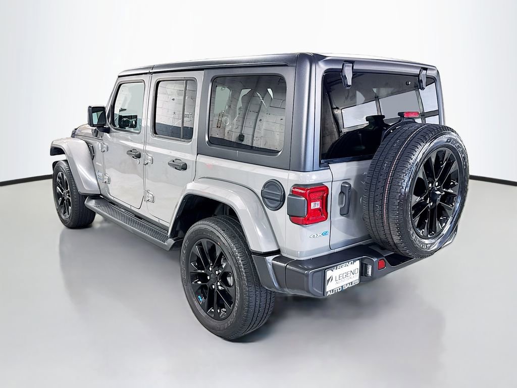 Used 2023 Jeep Wrangler Unlimited Sahara w/ Cold Weather Group AWD/4WD image 9