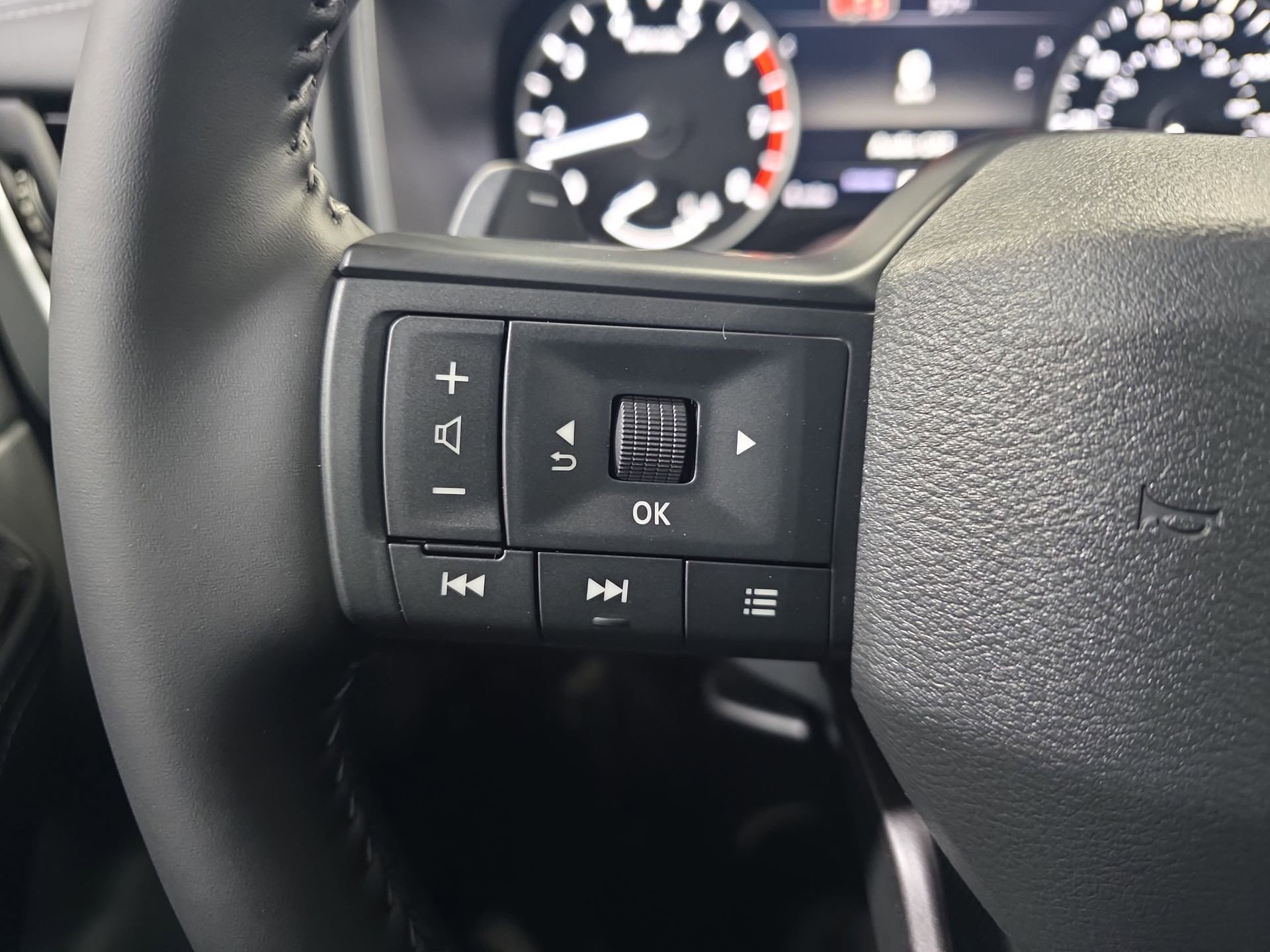New 2026 Nissan Rogue SV w/ Cold Weather Package FWD image 17