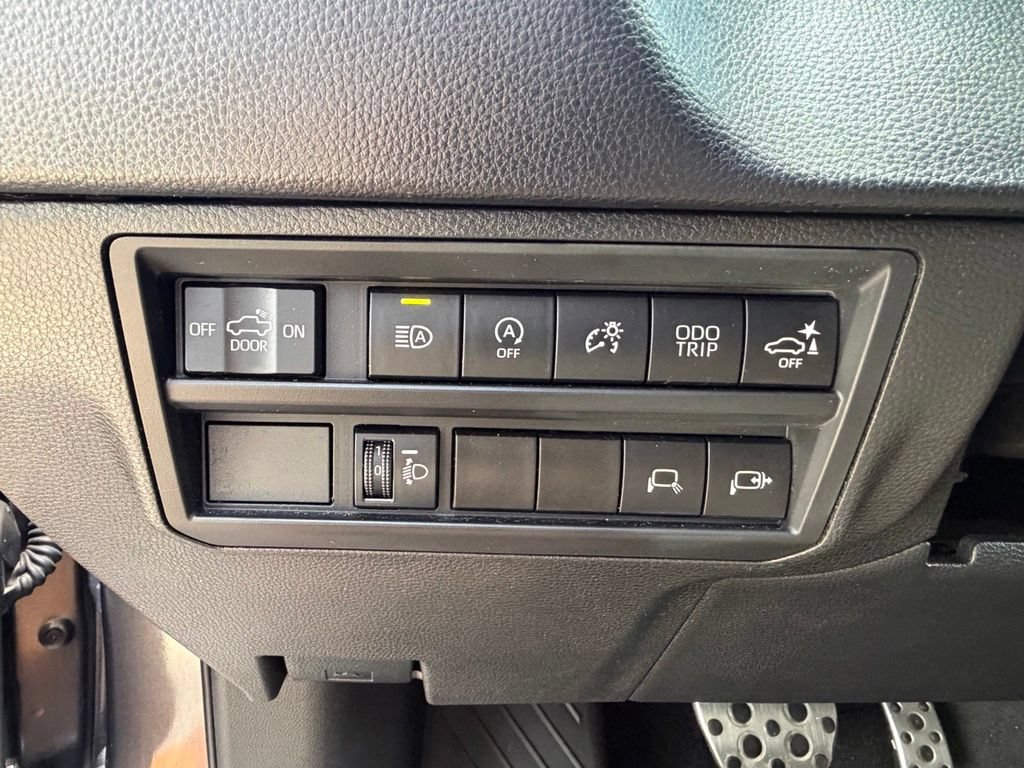 Used 2022 Toyota Tundra SR5 AWD/4WD image 28