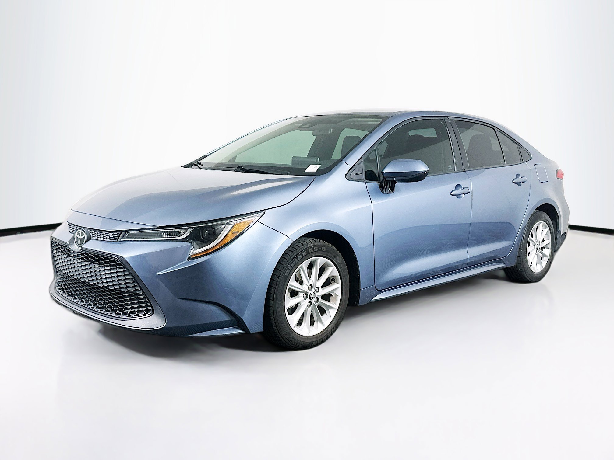 Used 2020 Toyota Corolla LE w/ LE Convenience Package image 3